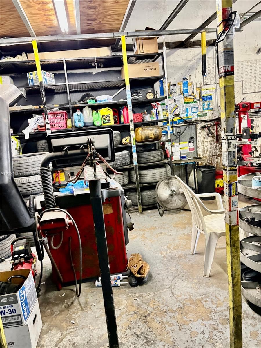11750 NW 87th Pl, Hialeah Gardens FL 33018 — 18