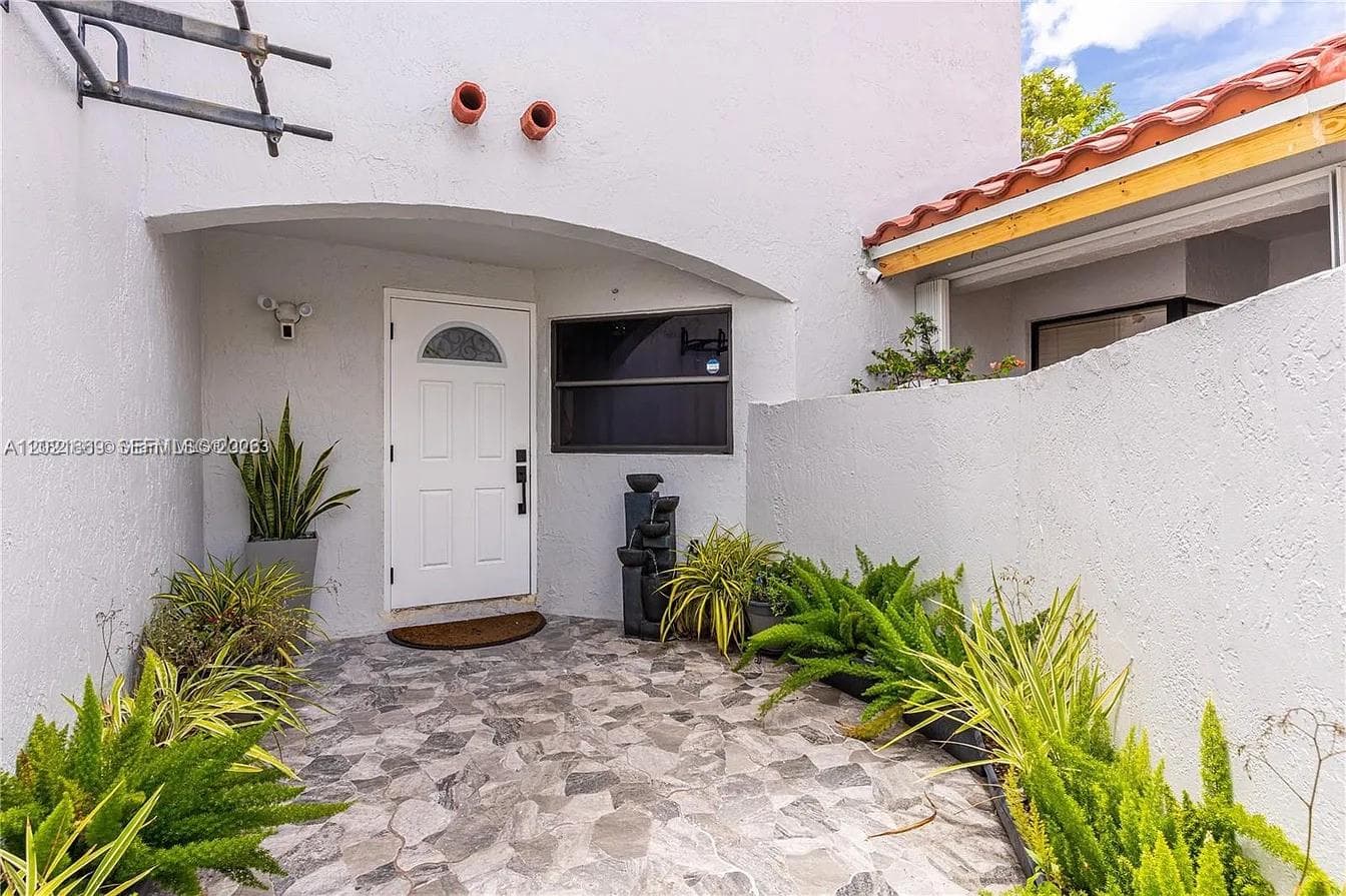 1711 San Remo Cir, Homestead FL 33035 — 2