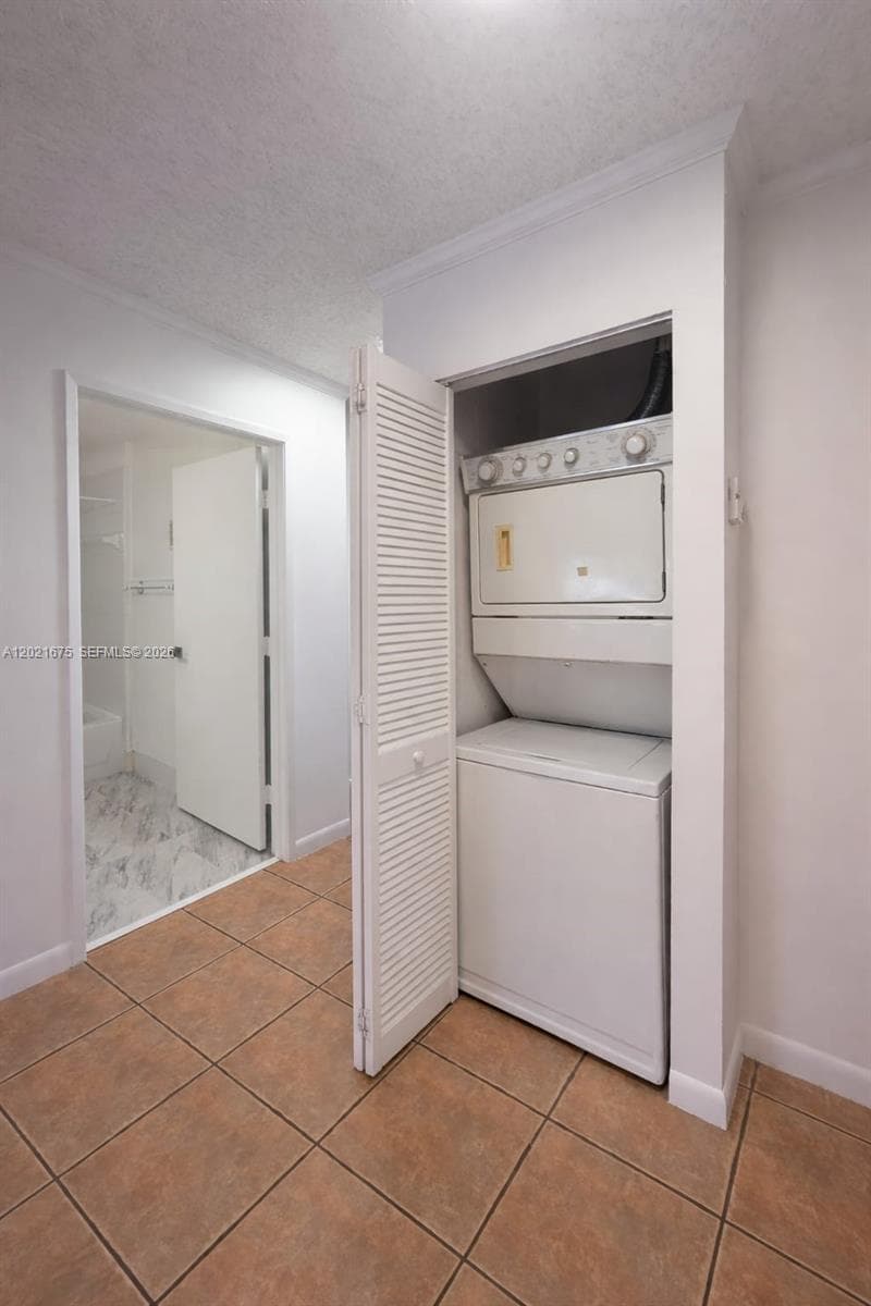 15761 SW 137 ave # 202, Miami FL 33177 — 23