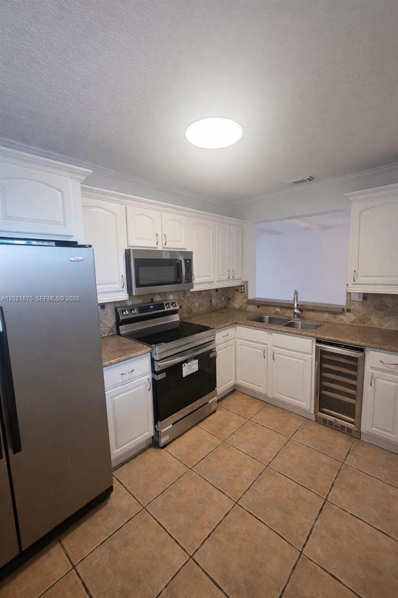 15761 SW 137 ave # 202, Miami FL 33177 — 7