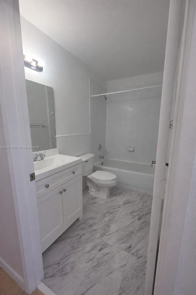 15761 SW 137 ave # 202, Miami FL 33177 — 20