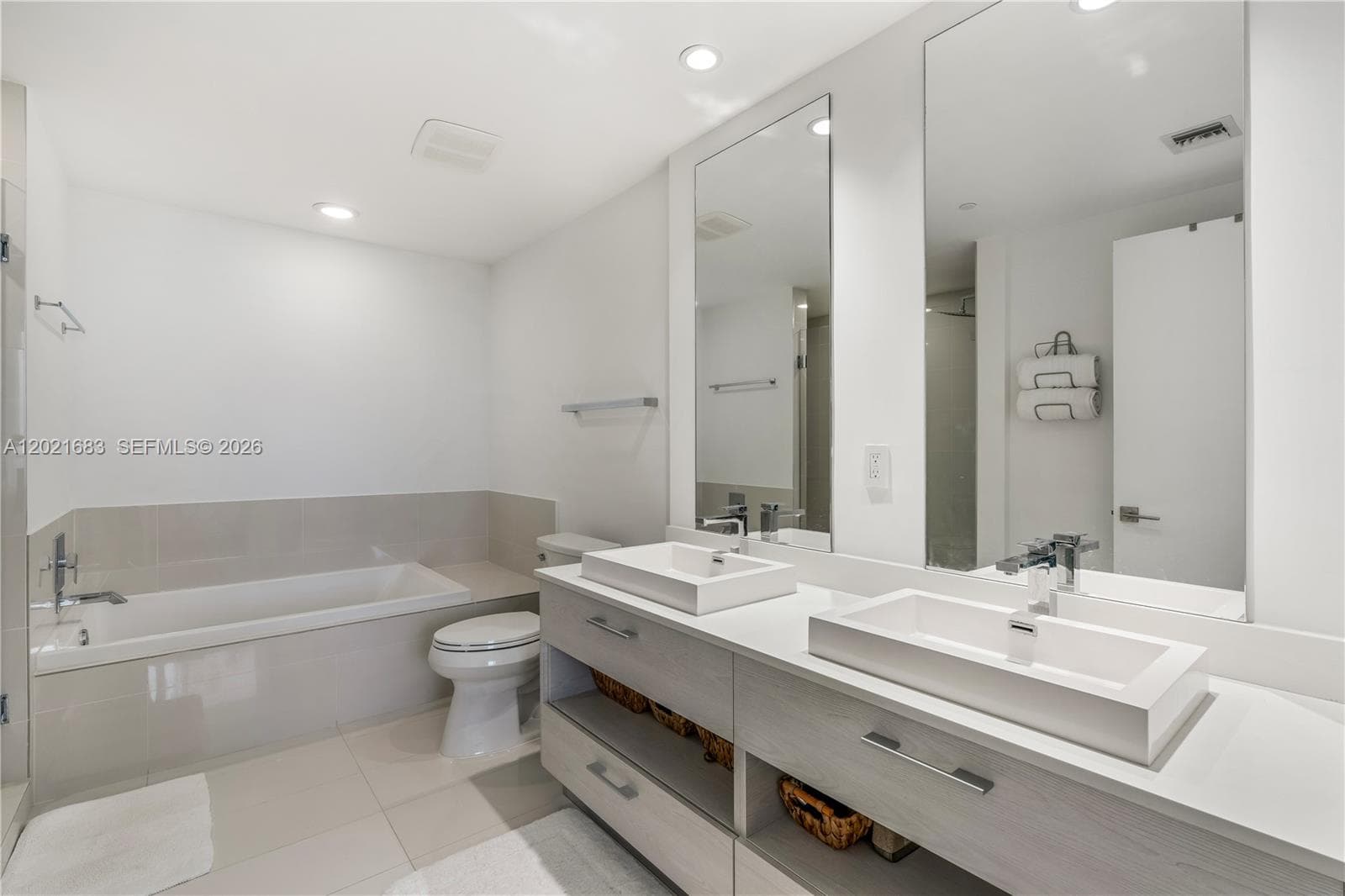 55 SW 9th St # 4001, Miami FL 33130 — 12