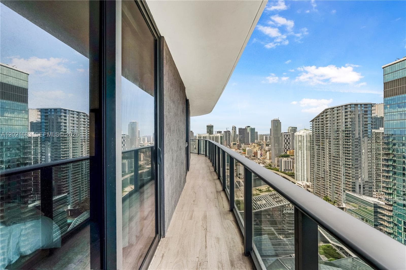 55 SW 9th St # 4001, Miami FL 33130 — 25