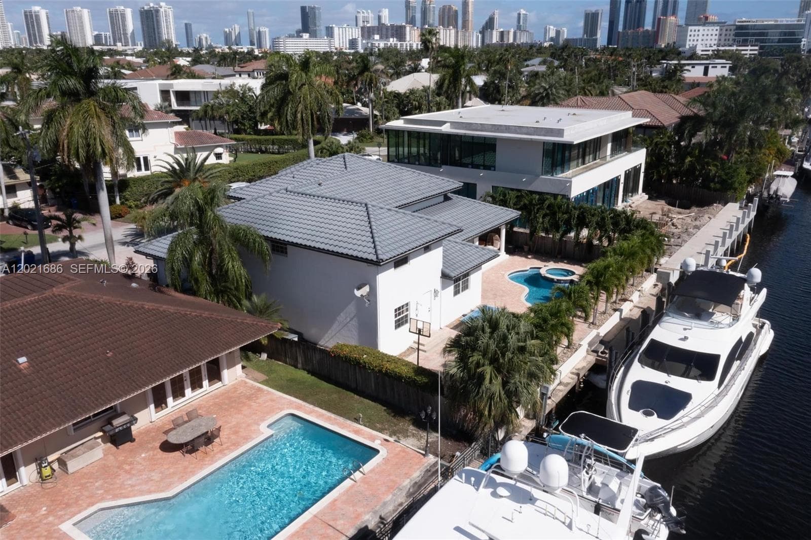 2940 NE 164th St, North Miami Beach FL 33160 — 57