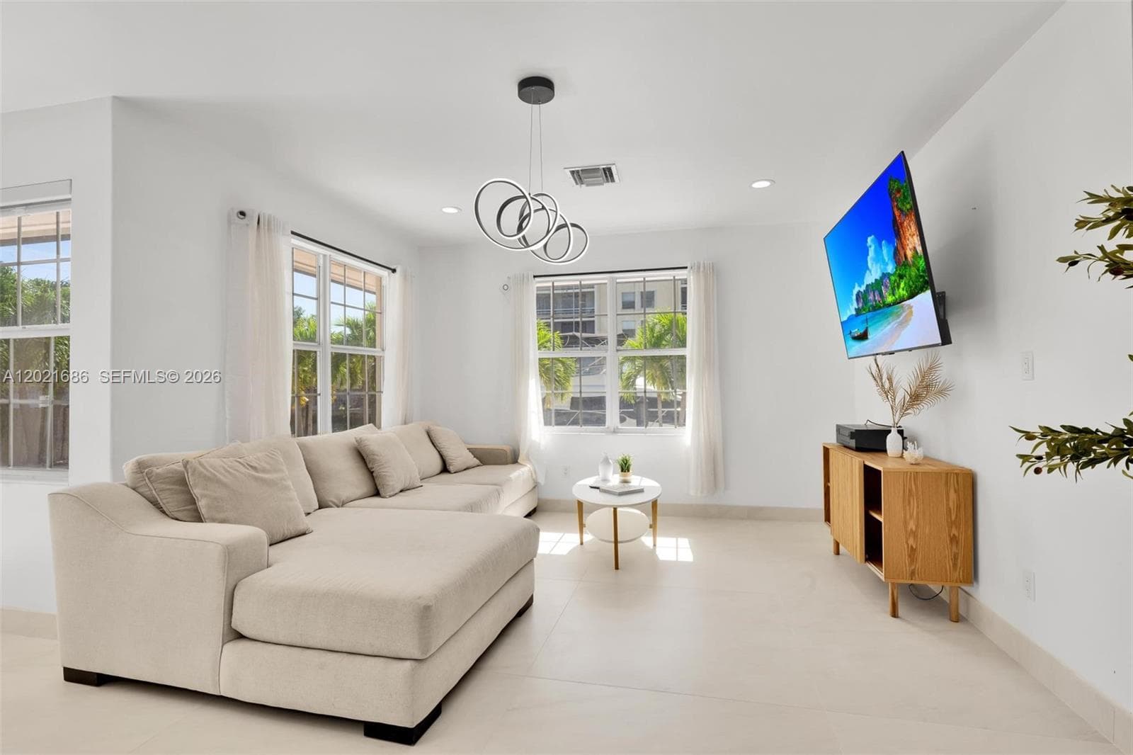 2940 NE 164th St, North Miami Beach FL 33160 — 3