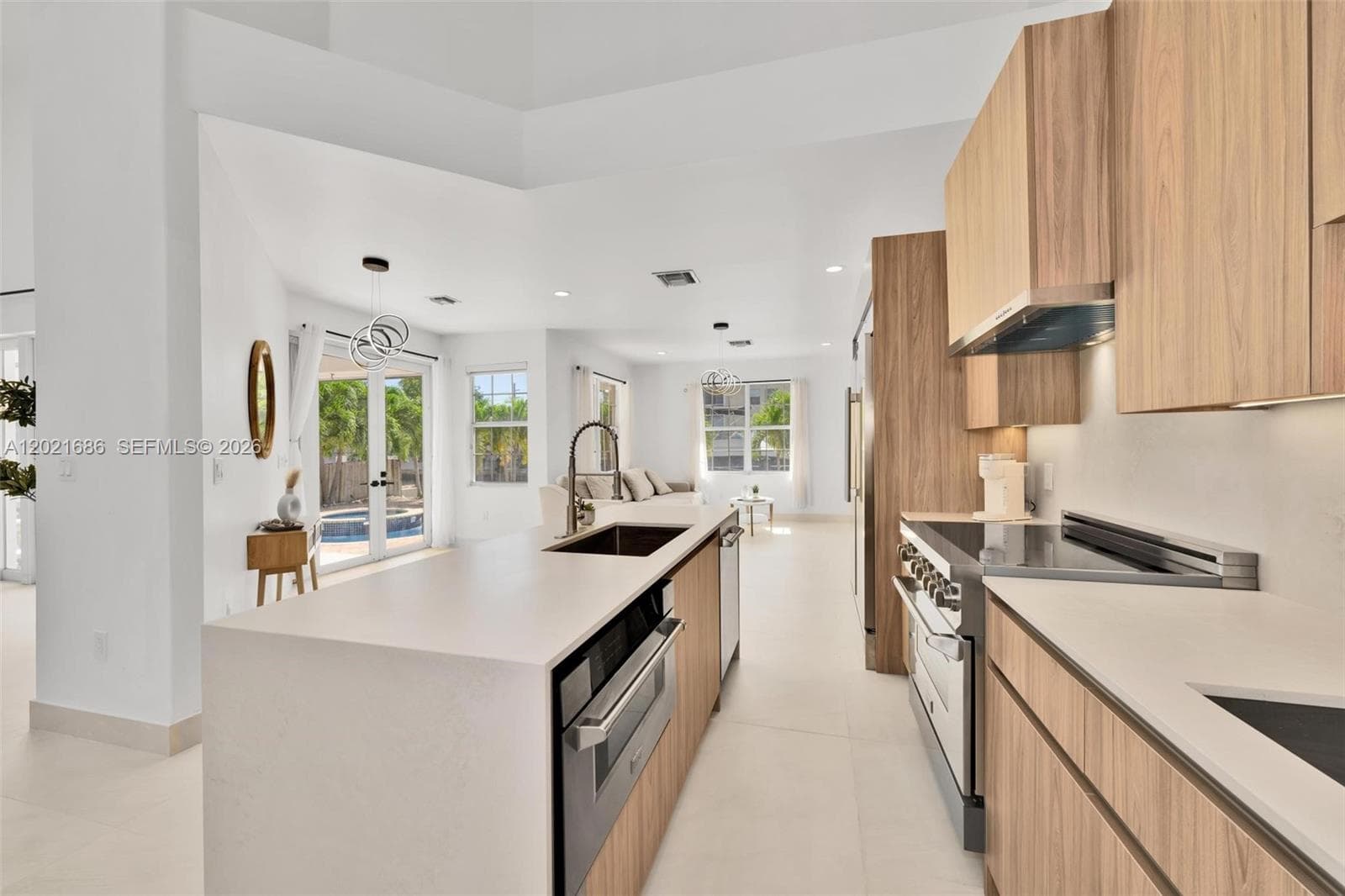 2940 NE 164th St, North Miami Beach FL 33160 — 10