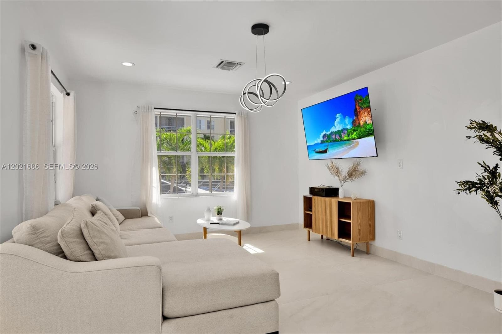 2940 NE 164th St, North Miami Beach FL 33160 — 4