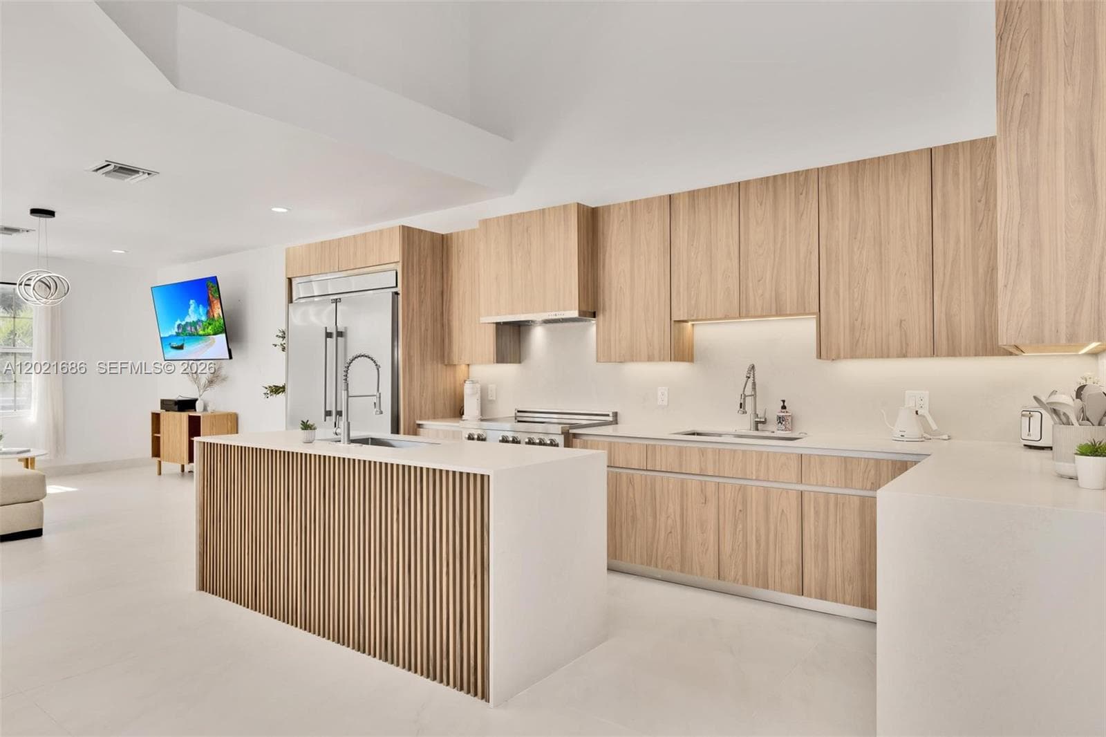 2940 NE 164th St, North Miami Beach FL 33160 — 8