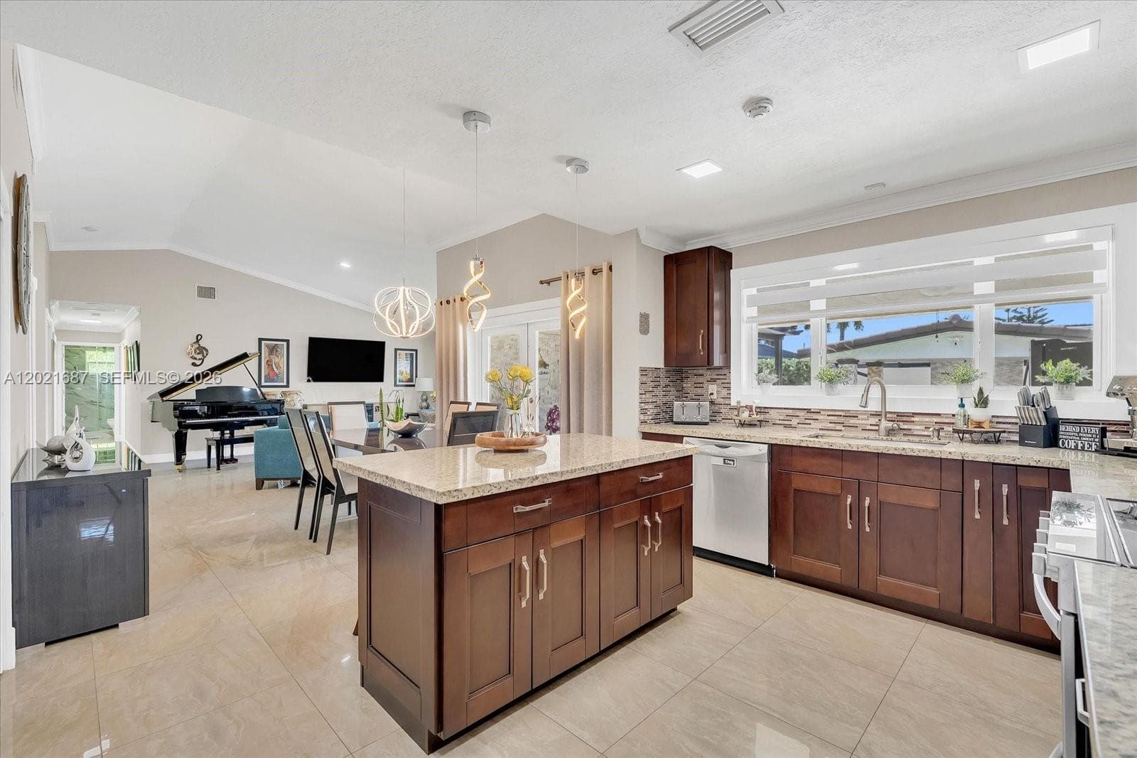9796 NW 28th Ter, Doral FL 33172 — 14