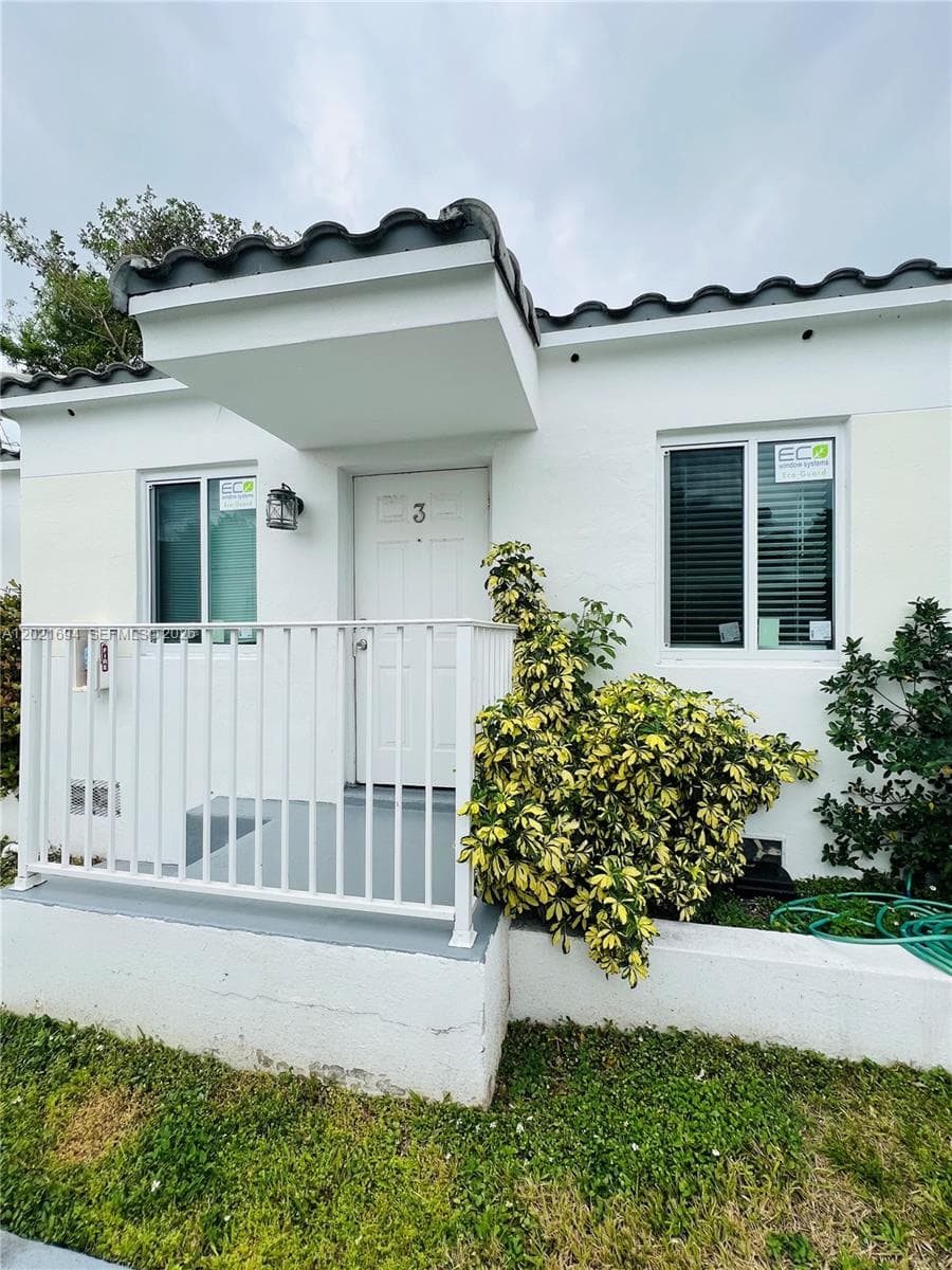 850 81st St # 3, Miami Beach FL 33141 — 2