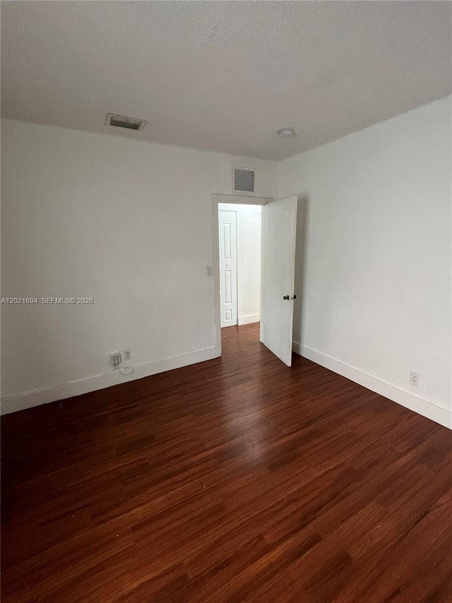 850 81st St # 3, Miami Beach FL 33141 — 10
