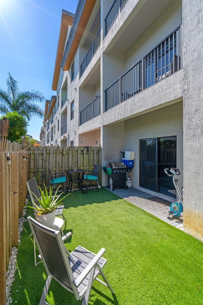 8015 NW 104th Ave # 3, Doral FL 33178 — 22