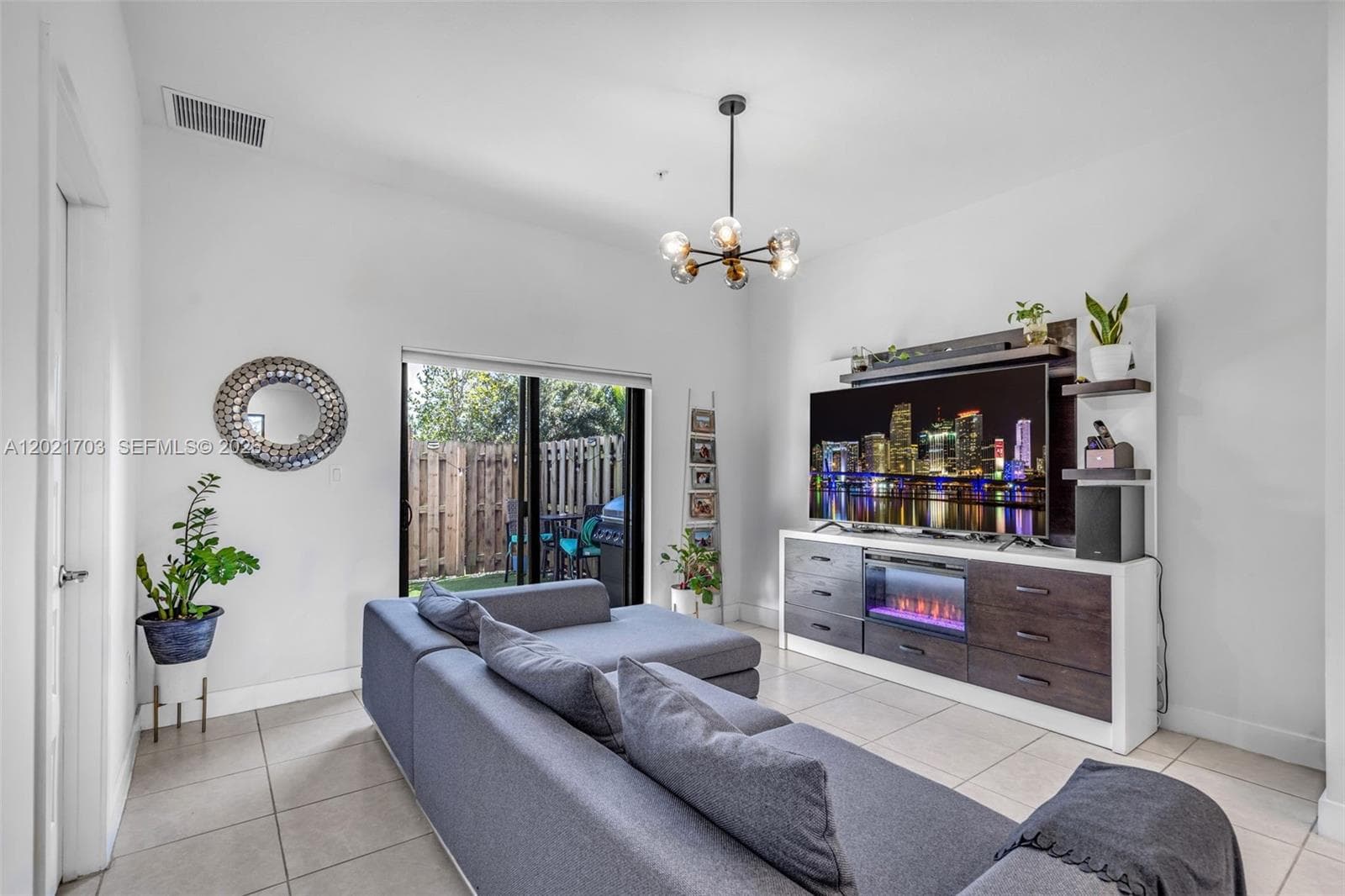 8015 NW 104th Ave # 3, Doral FL 33178 — 3