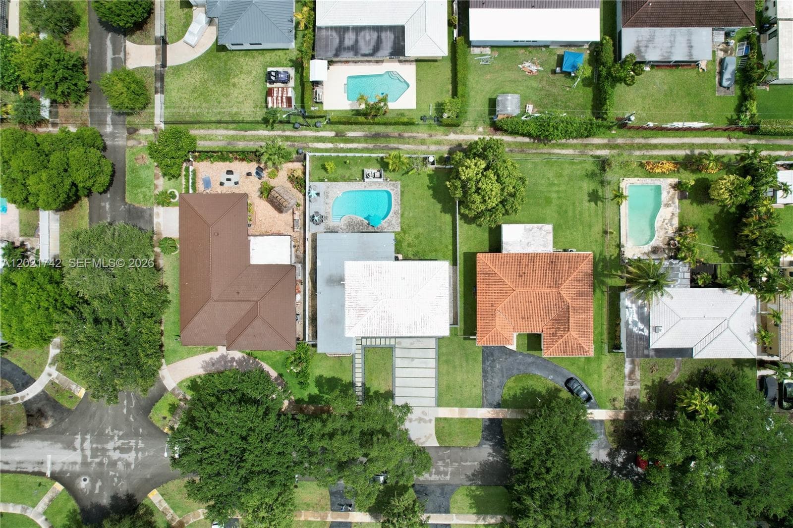1183 Robin Ave, Miami Springs FL 33166 — 3