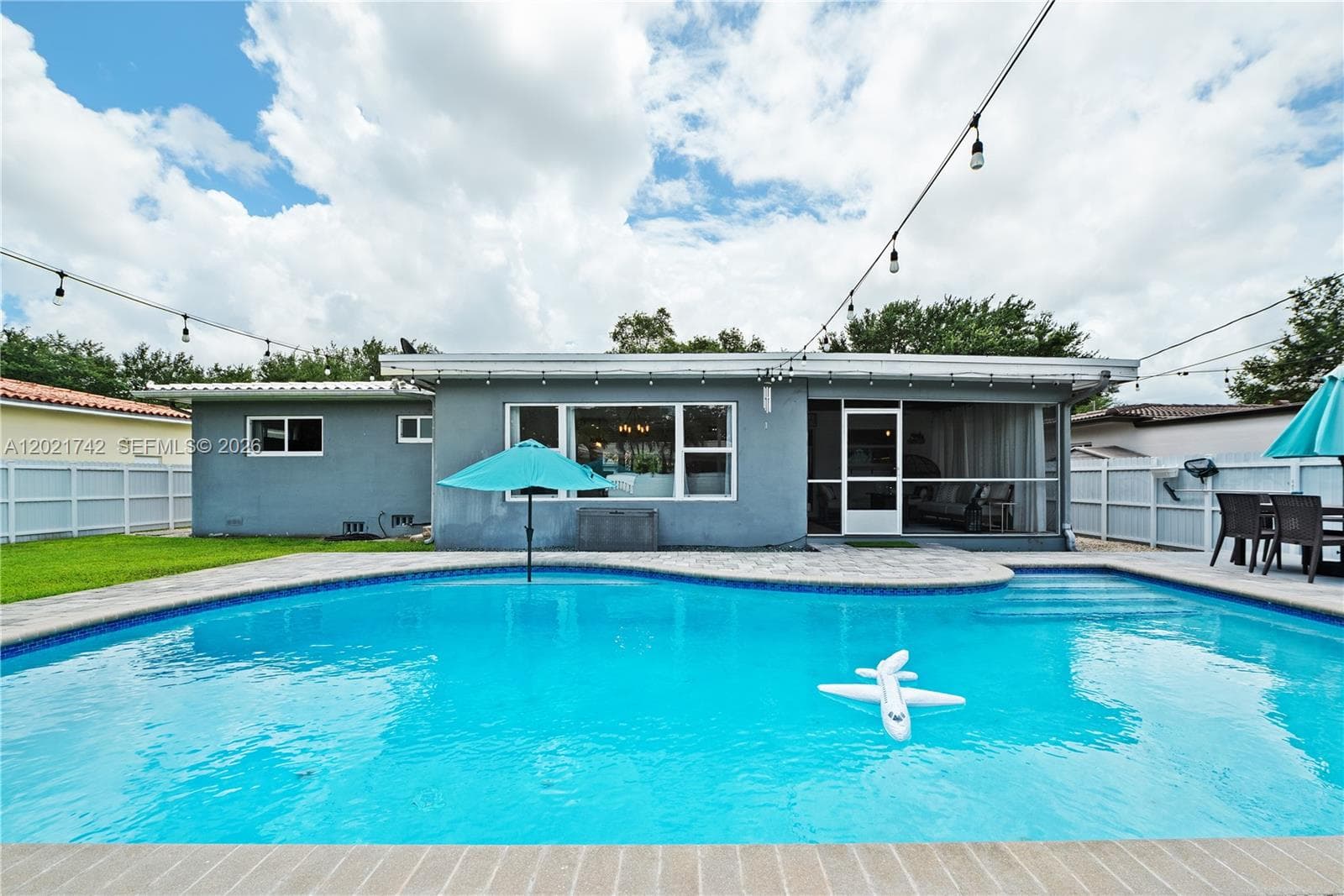 1183 Robin Ave, Miami Springs FL 33166 — 28