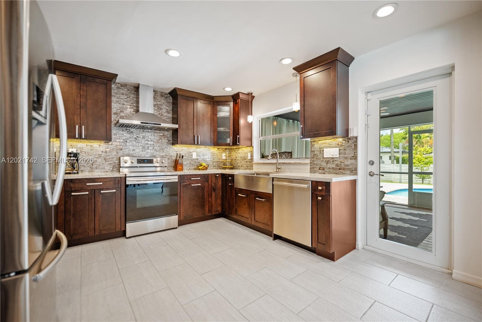 1183 Robin Ave, Miami Springs FL 33166 — 10