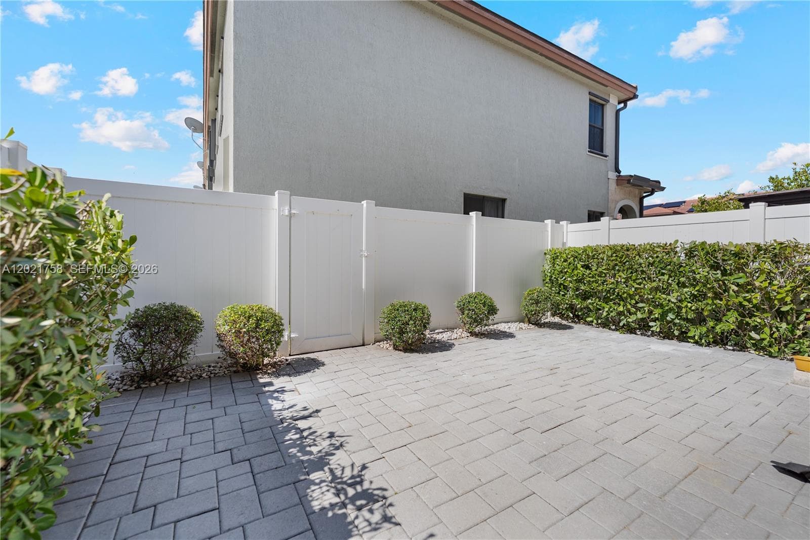 3382 W 104th Ter, Hialeah FL 33018 — 18