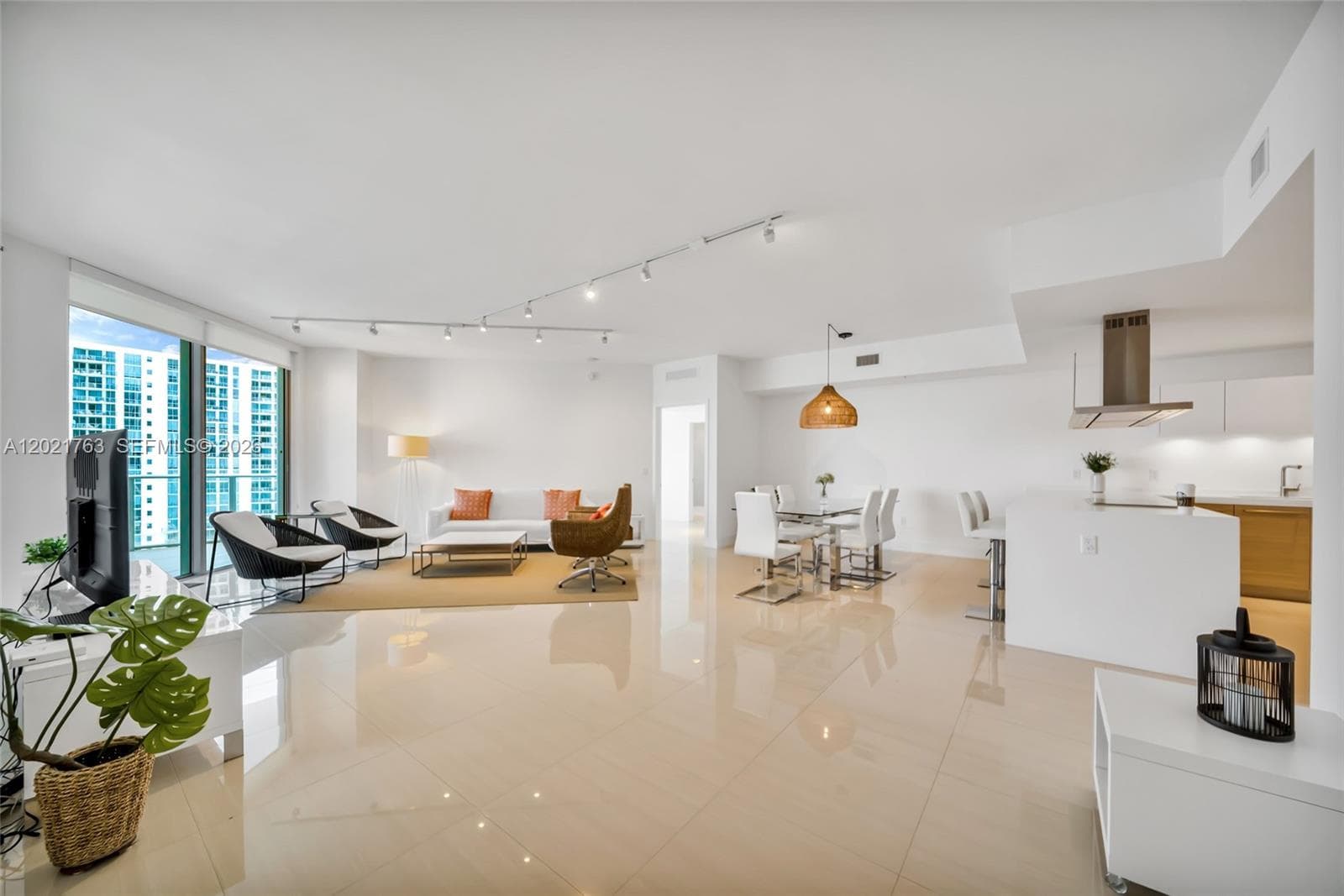 17301 Biscayne Blvd # 907, North Miami Beach FL 33160 — 2
