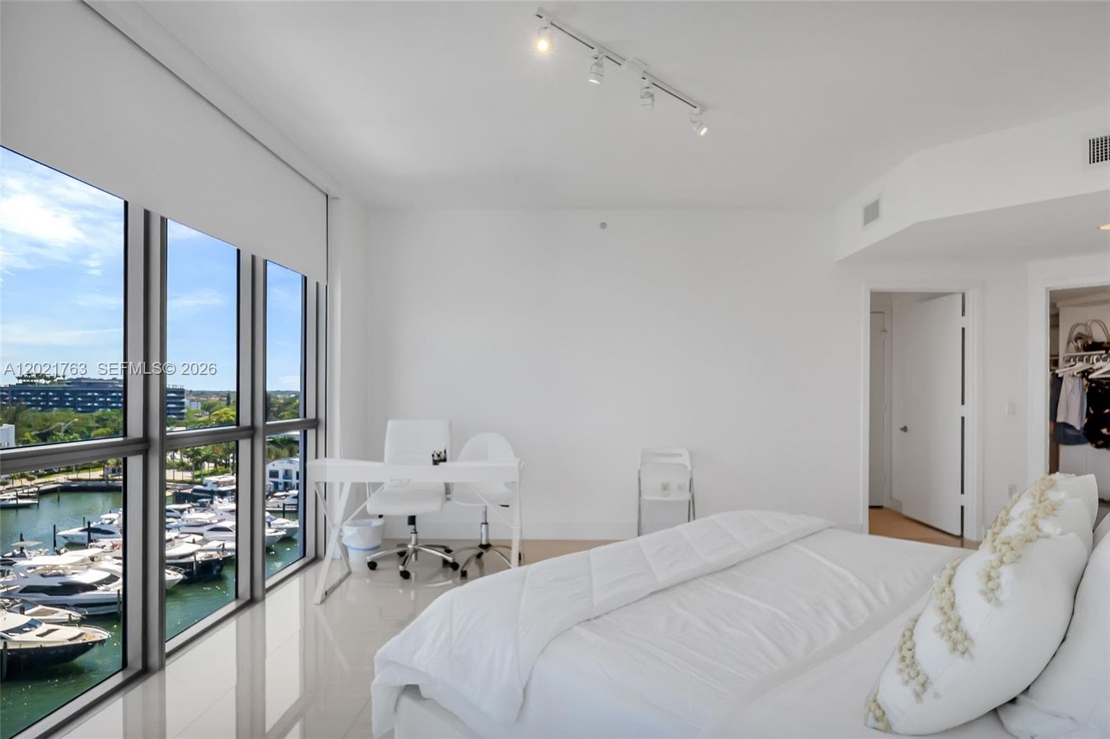 17301 Biscayne Blvd # 907, North Miami Beach FL 33160 — 16