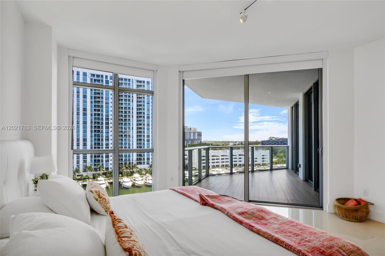17301 Biscayne Blvd # 907, North Miami Beach FL 33160 — 26