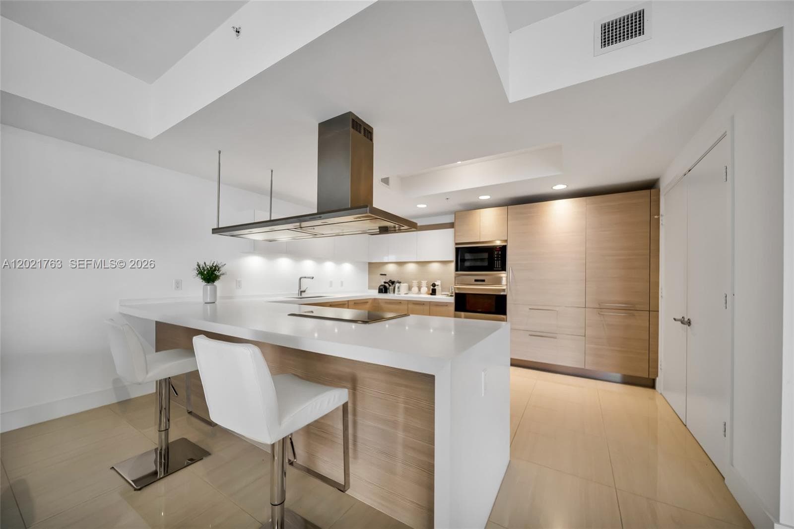17301 Biscayne Blvd # 907, North Miami Beach FL 33160 — 32