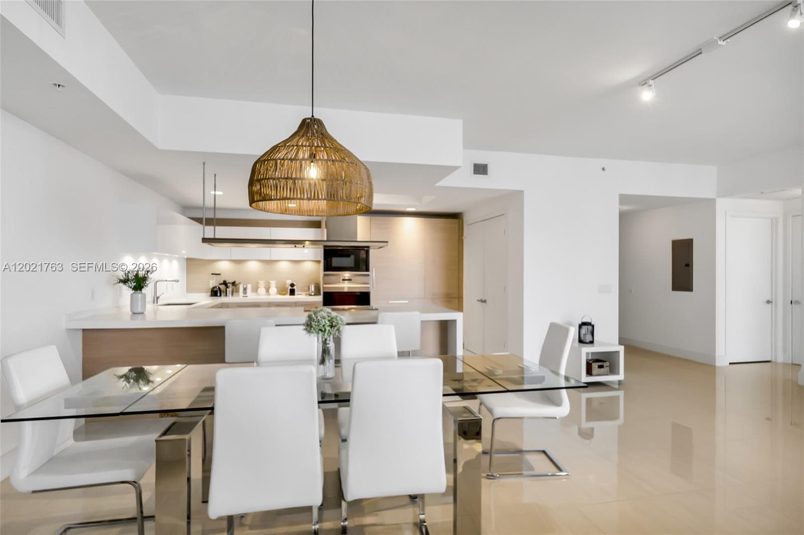 17301 Biscayne Blvd # 907, North Miami Beach FL 33160 — 24