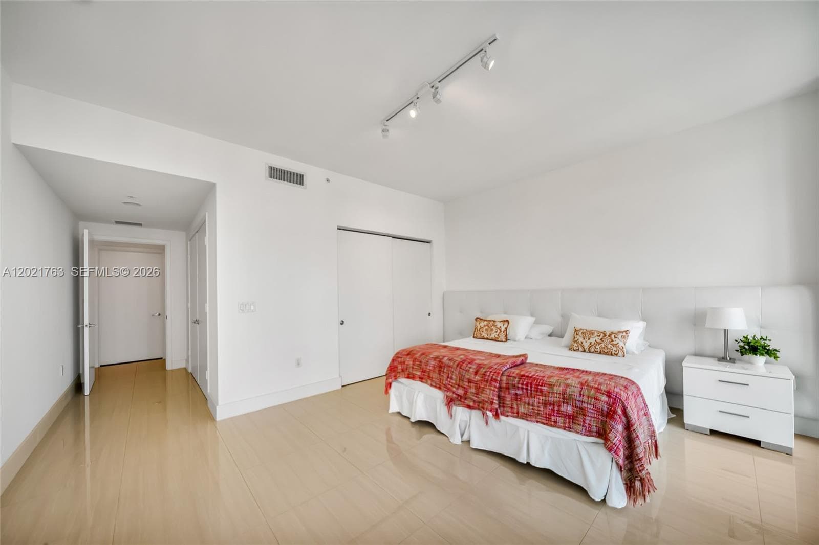 17301 Biscayne Blvd # 907, North Miami Beach FL 33160 — 30