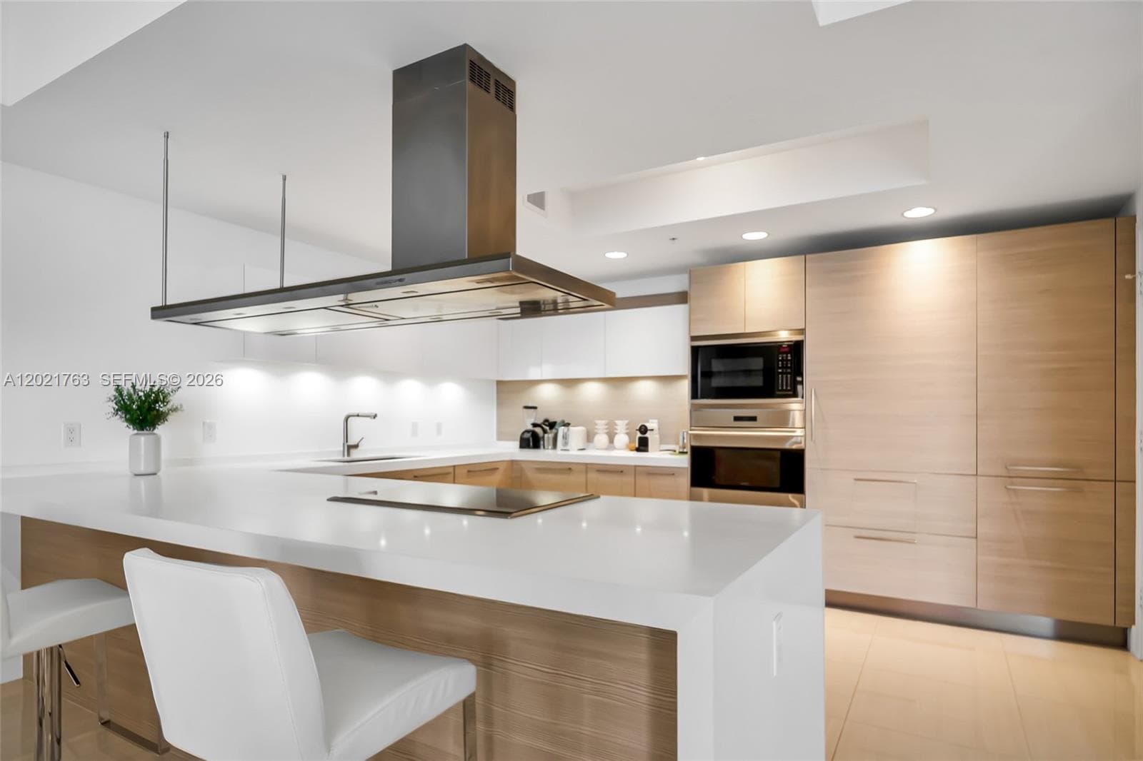 17301 Biscayne Blvd # 907, North Miami Beach FL 33160 — 33