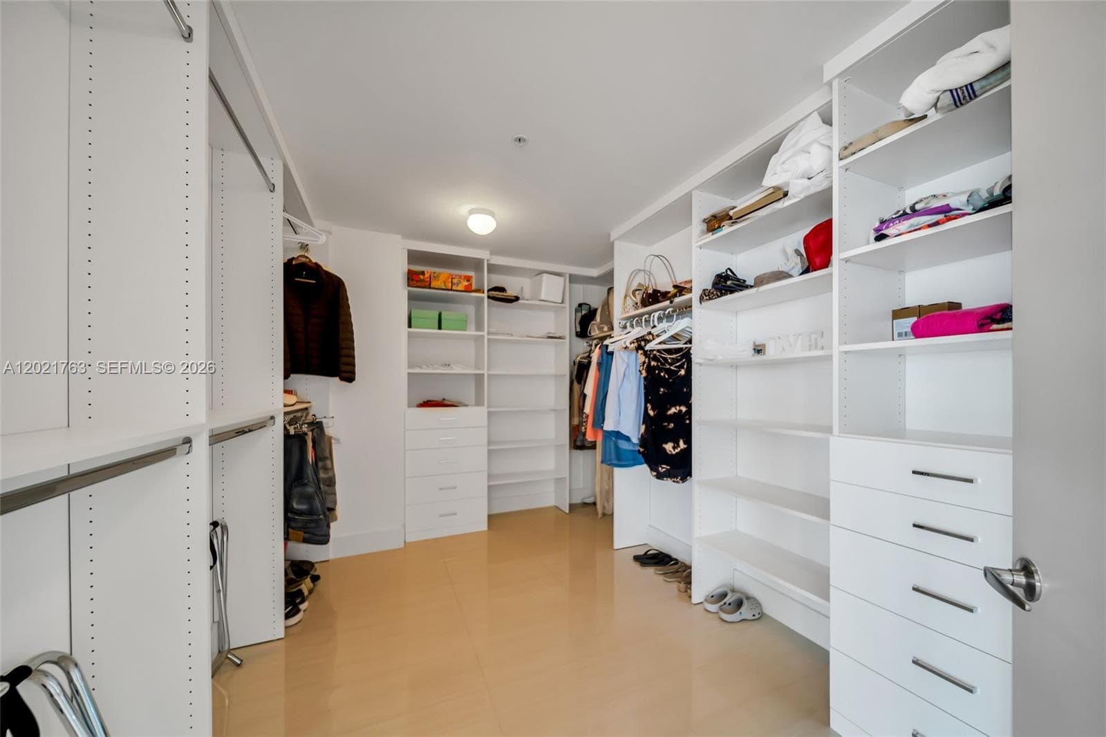 17301 Biscayne Blvd # 907, North Miami Beach FL 33160 — 18