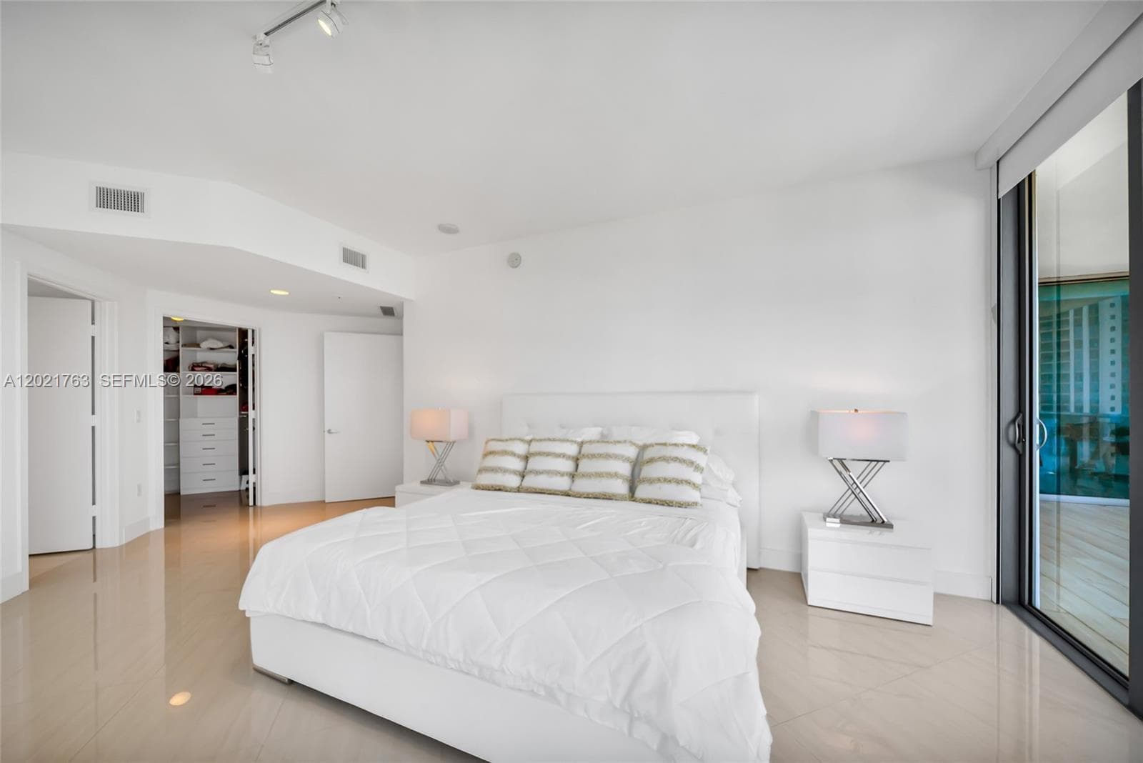 17301 Biscayne Blvd # 907, North Miami Beach FL 33160 — 15