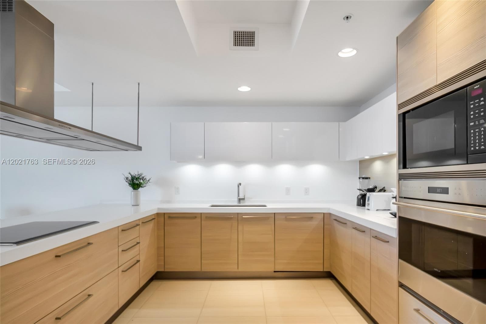17301 Biscayne Blvd # 907, North Miami Beach FL 33160 — 35