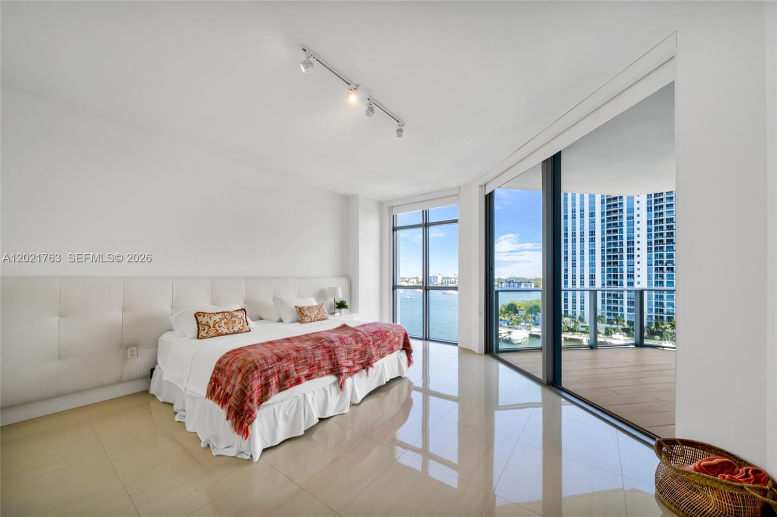 17301 Biscayne Blvd # 907, North Miami Beach FL 33160 — 25