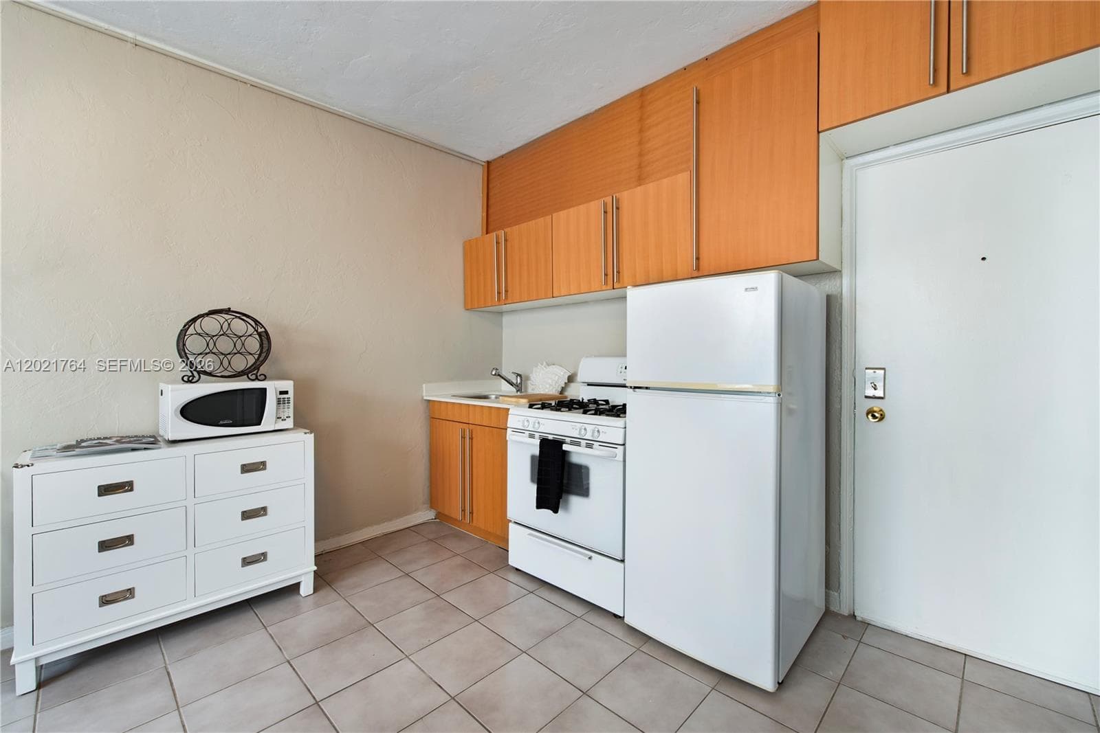 3710 Collins Ave # 305, Miami Beach FL 33140 — 6
