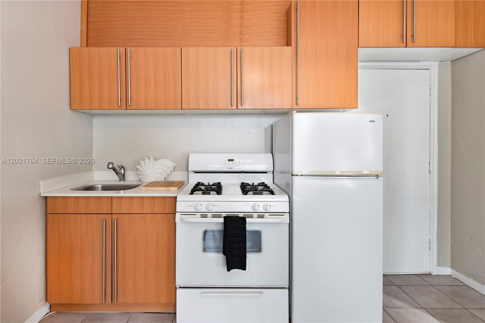 3710 Collins Ave # 305, Miami Beach FL 33140 — 7