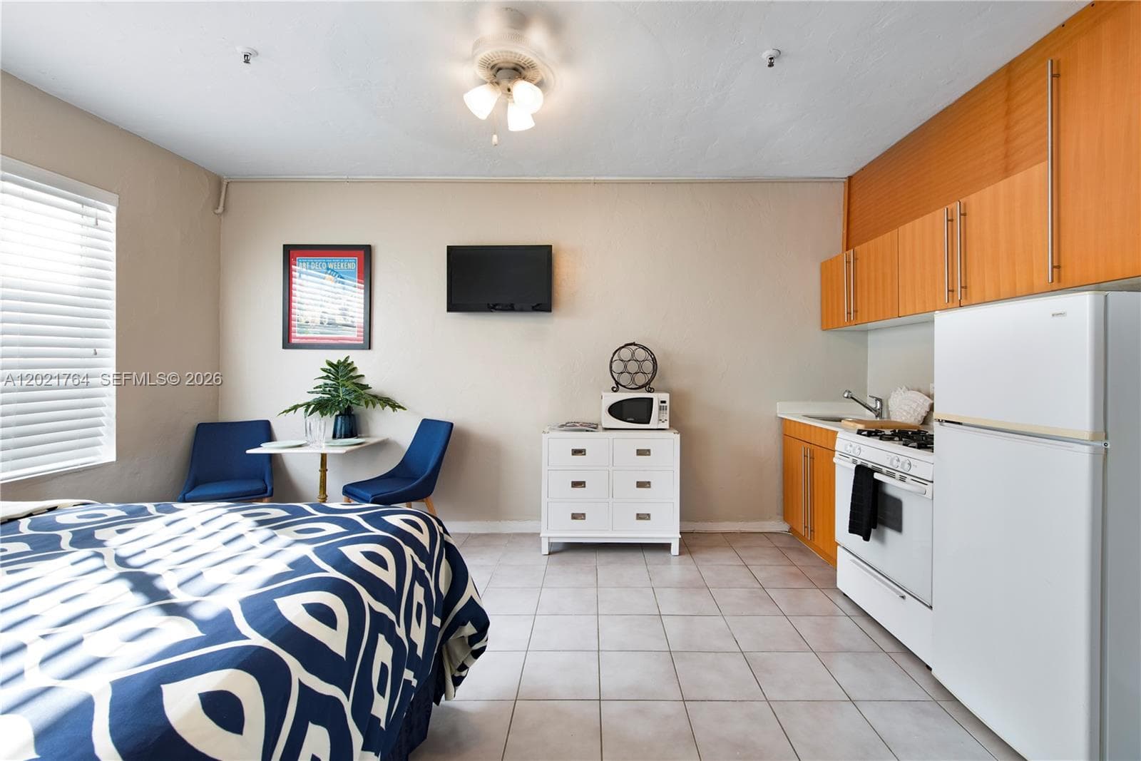3710 Collins Ave # 305, Miami Beach FL 33140 — 4