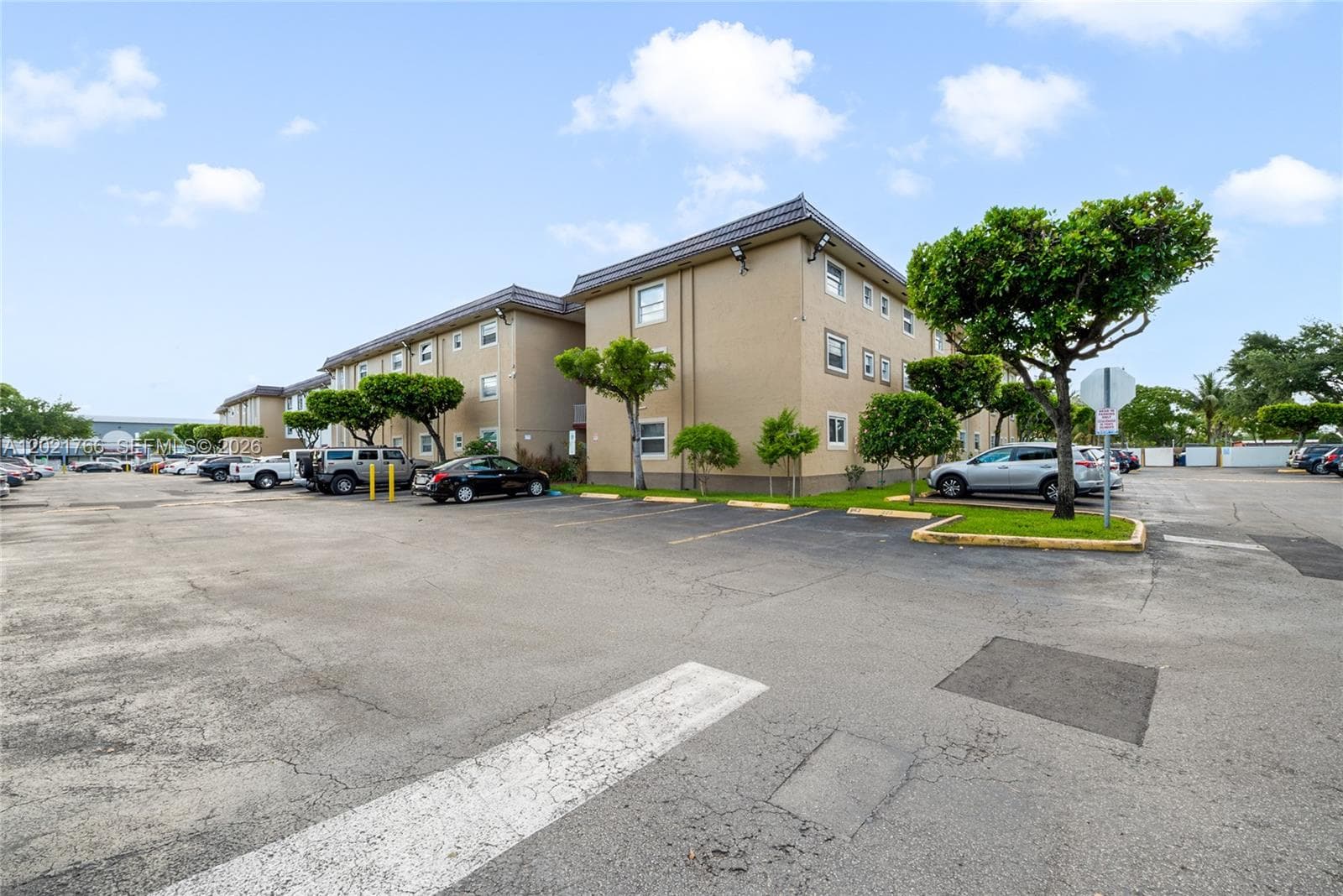 Royal Palm Gardens Condo, Hialeah, FL — 12