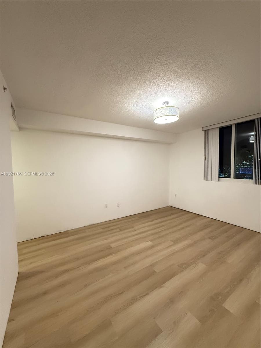 275 NE 18th St # 910, Miami FL 33132 — 17