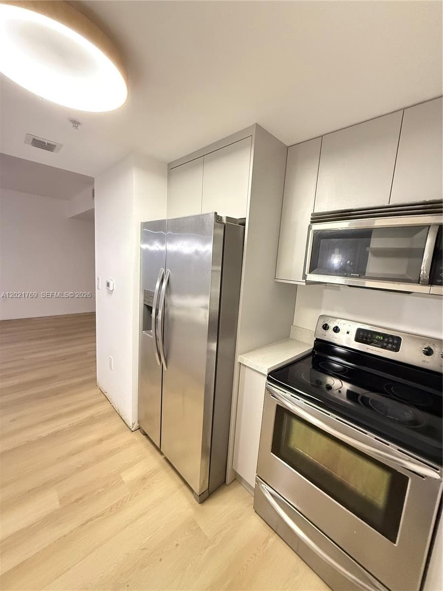 275 NE 18th St # 910, Miami FL 33132 — 12
