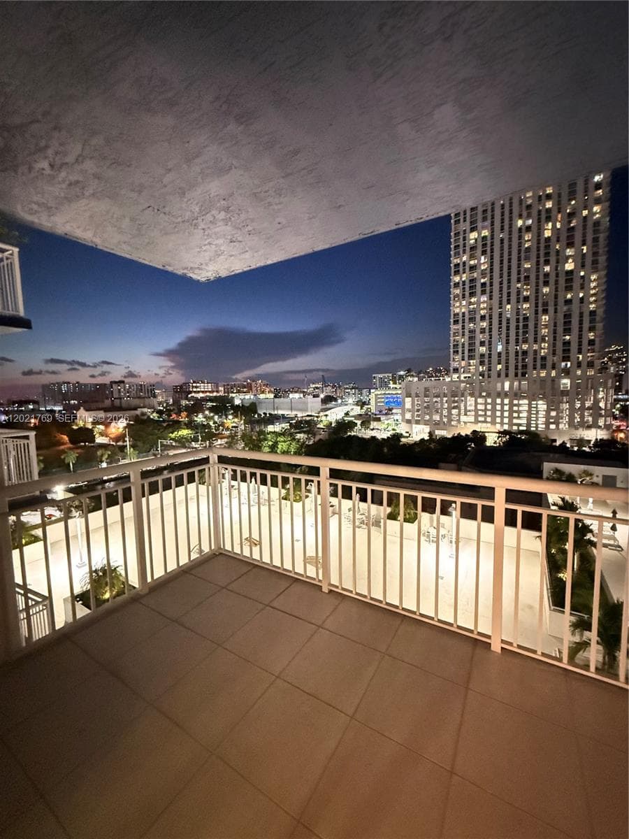 275 NE 18th St # 910, Miami FL 33132 — 26