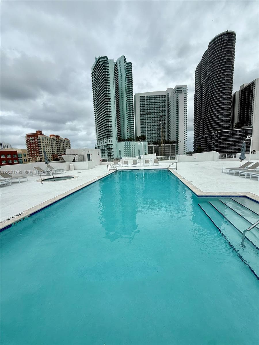 275 NE 18th St # 910, Miami FL 33132 — 32