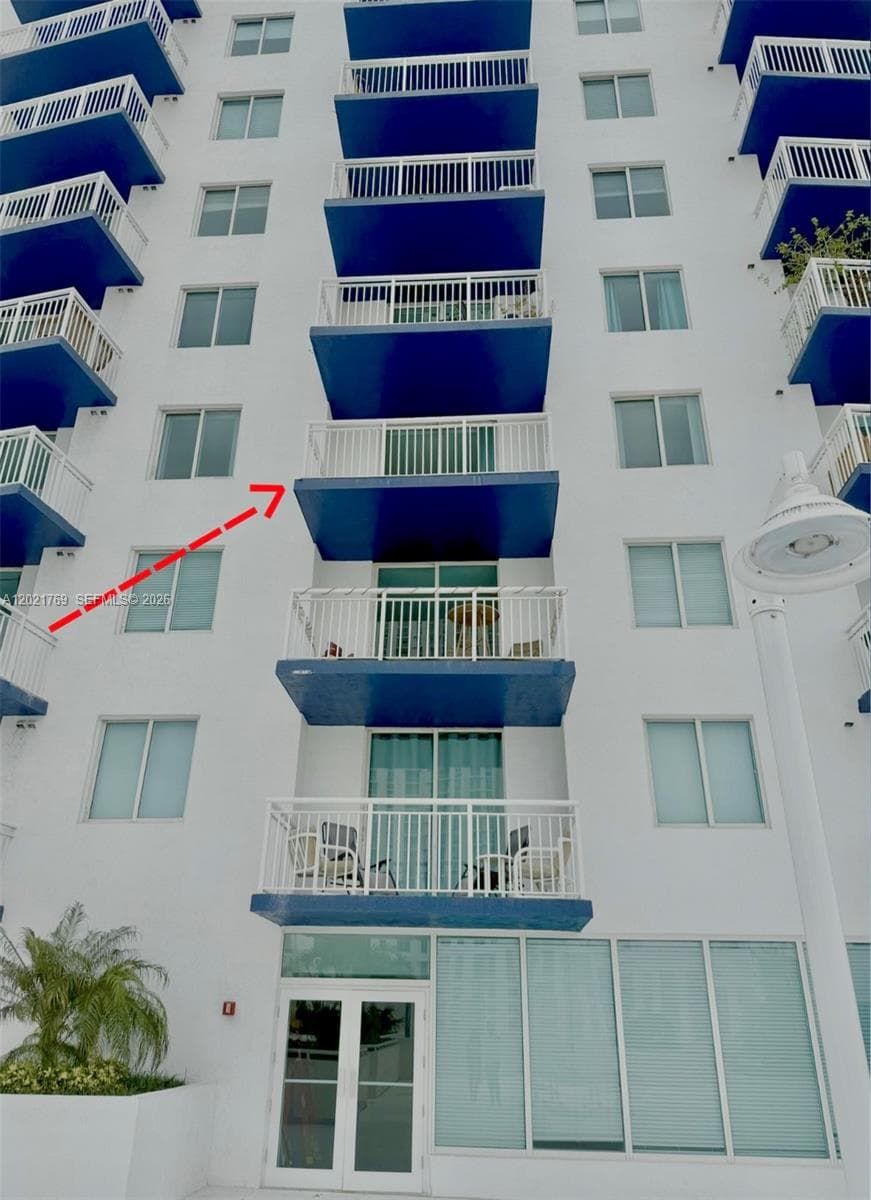 275 NE 18th St # 910, Miami FL 33132 — 33
