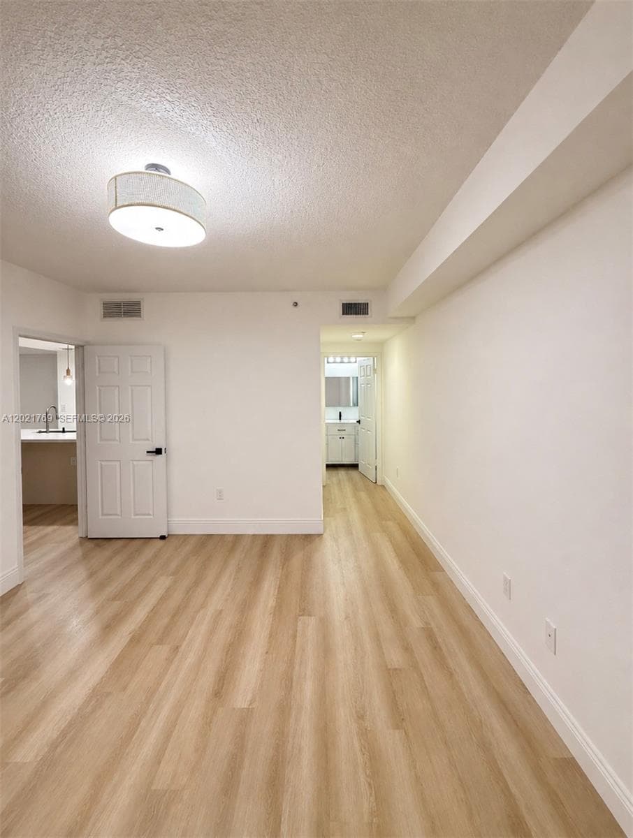 275 NE 18th St # 910, Miami FL 33132 — 18