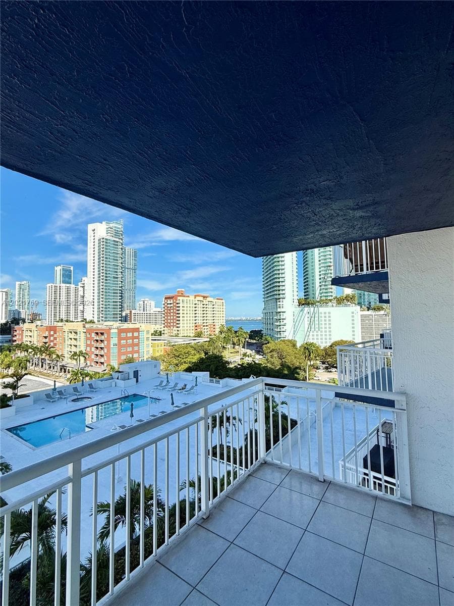 275 NE 18th St # 910, Miami FL 33132 — 29