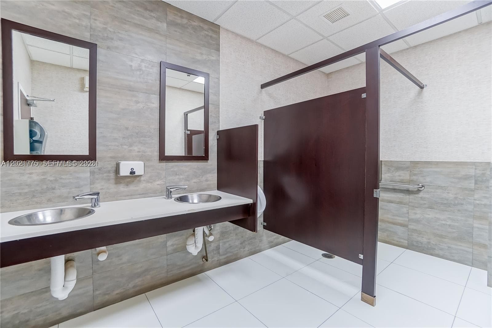 12550 Biscayne Blvd # 220, North Miami FL 33181 — 25