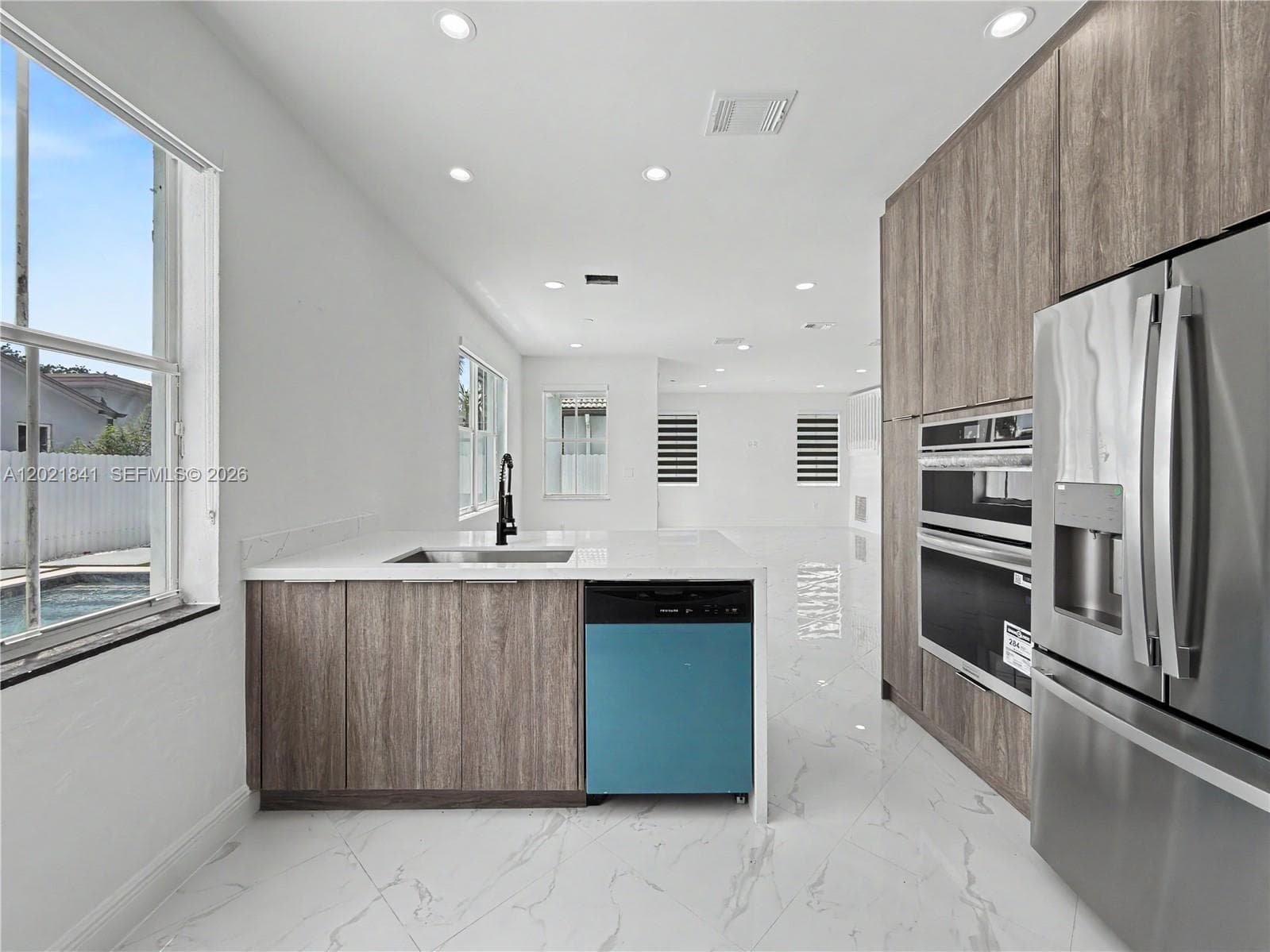 15486 SW 23rd Ln, Miami FL 33185 — 16