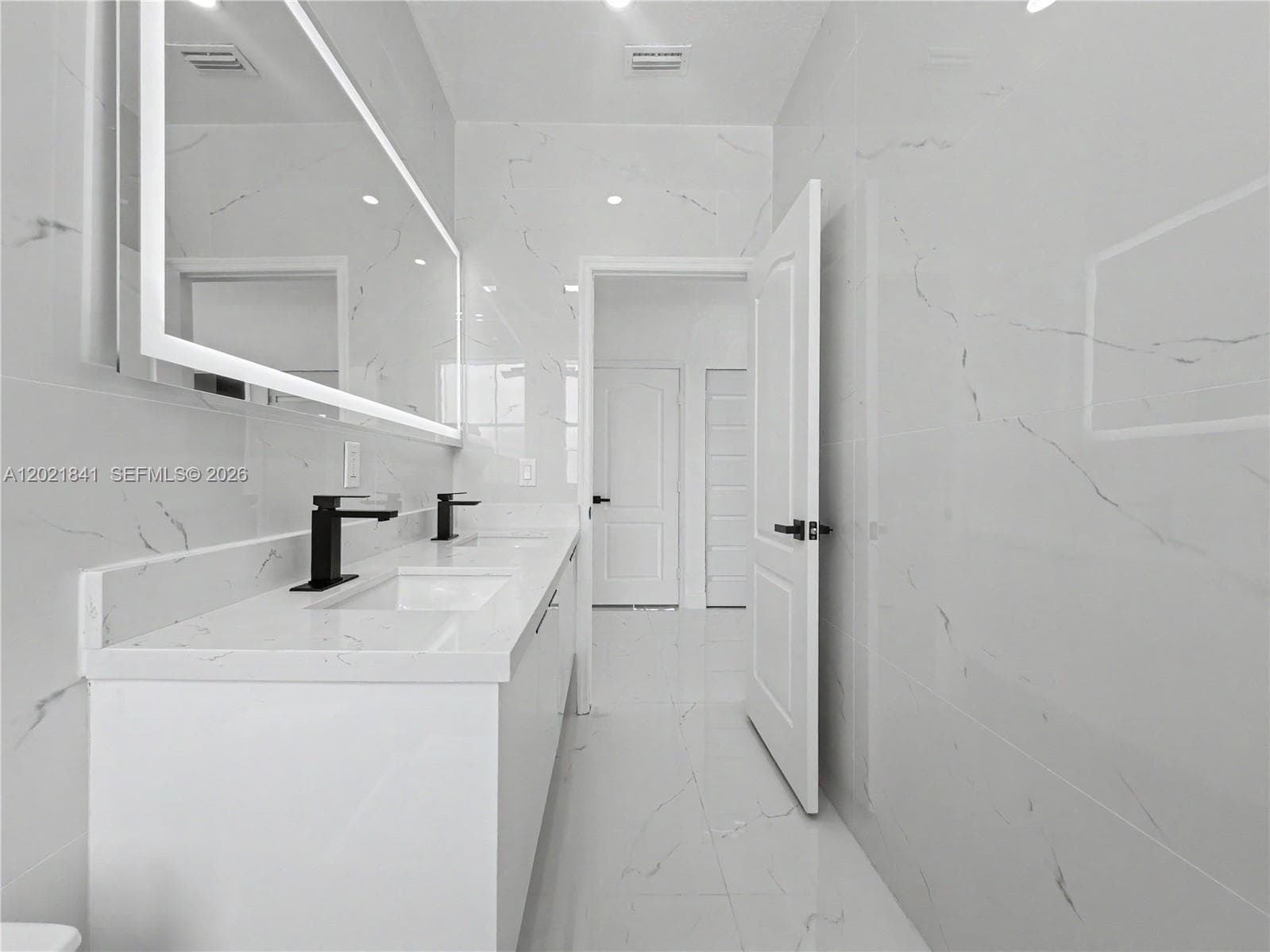 15486 SW 23rd Ln, Miami FL 33185 — 33