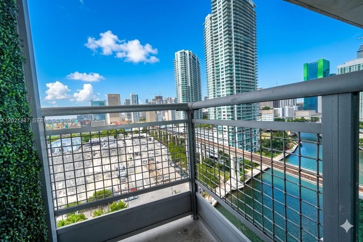 690 SW 1st Ct # 1913, Miami FL 33130 — 20