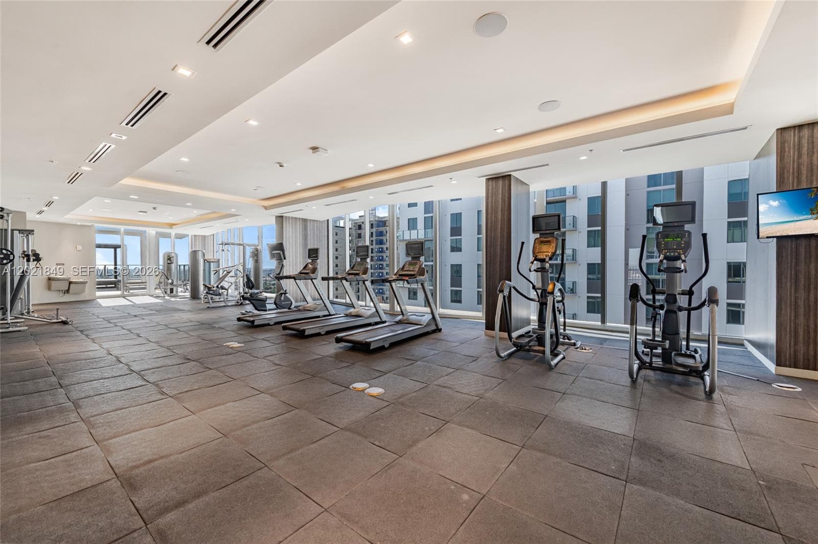 1010 SW 2nd Ave # 1608, Miami FL 33130 — 21