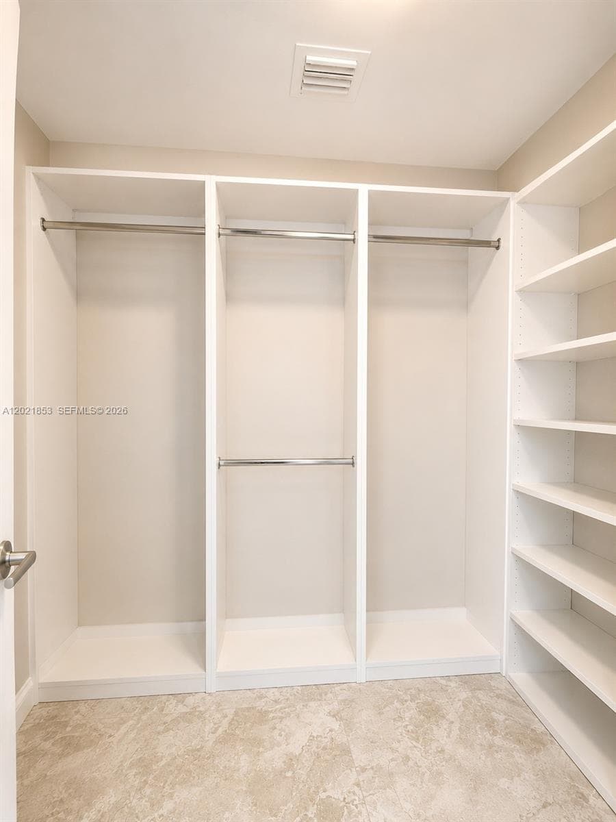 55 SE 6th St # 3001, Miami FL 33131 — 6