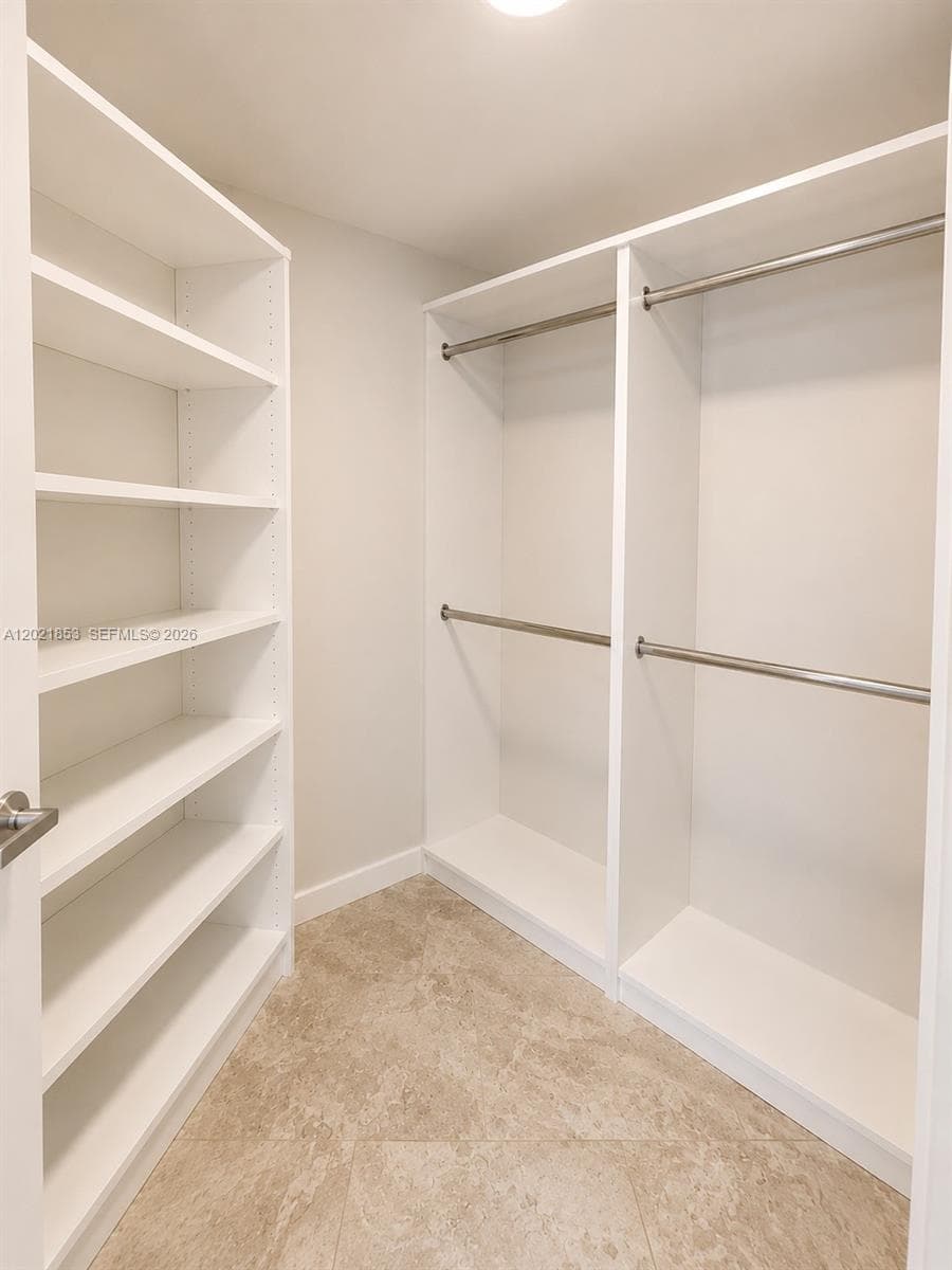 55 SE 6th St # 3001, Miami FL 33131 — 13